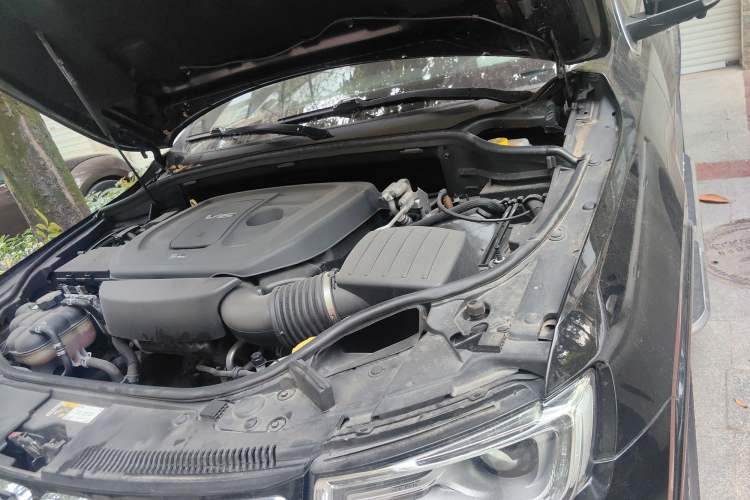 Used Jeep Grand Cherokee 2017 3.6L Luxury Navigation Edition Engine Bay Left