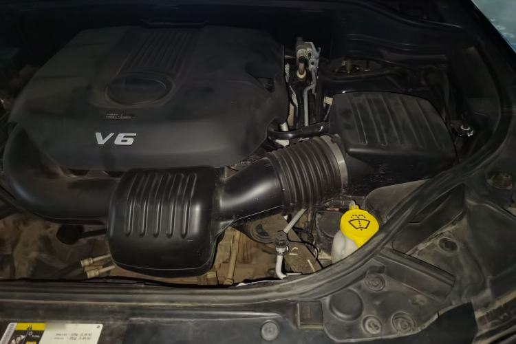 Used Jeep Grand Cherokee 2017 3.0L Elite Navigation Edition Engine Bay Left