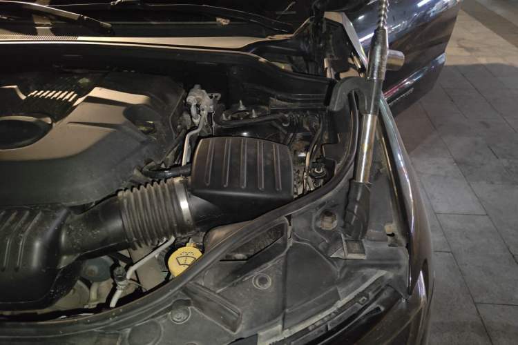 Used Jeep Grand Cherokee 2017 3.0L Comfort Navigation Edition Engine Bay Left