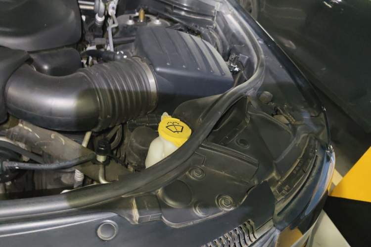 Used Jeep Grand Cherokee 2017 3.6L Elite Navigation Edition Engine Bay Left