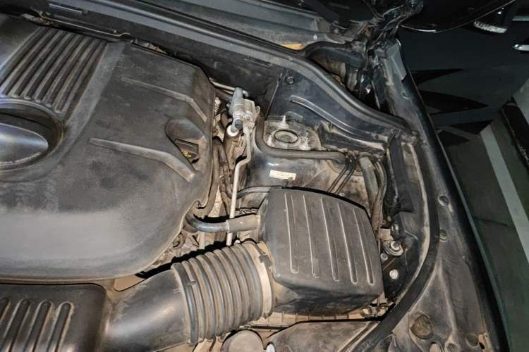 Used Jeep Grand Cherokee 2017 3.0L Comfort Navigation Edition Engine Bay Left