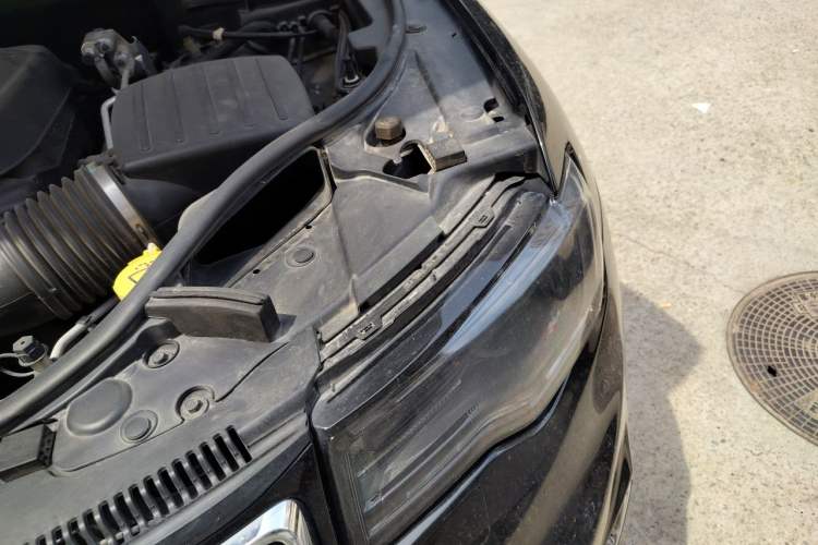 Used Jeep Grand Cherokee 2017 3.6L Elite Navigation Edition Engine Bay Left