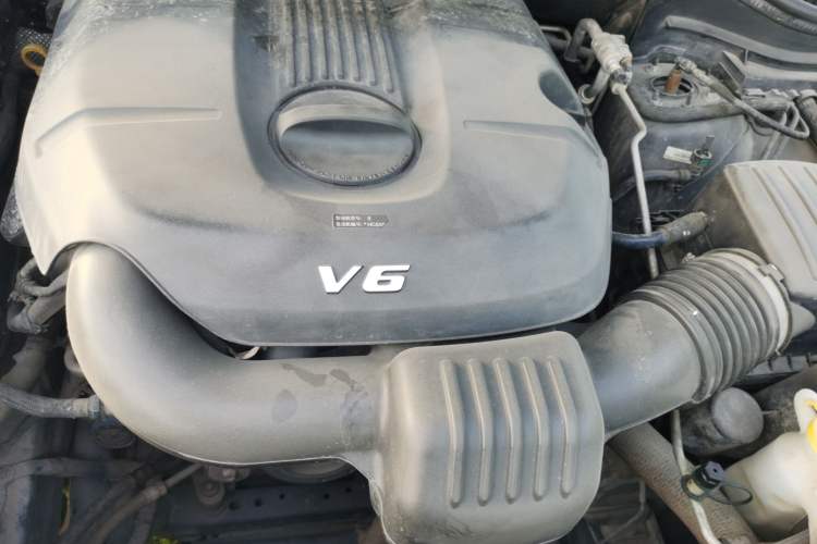 Used Jeep Grand Cherokee 2017 3.0L Elite Navigation Edition Engine Bay