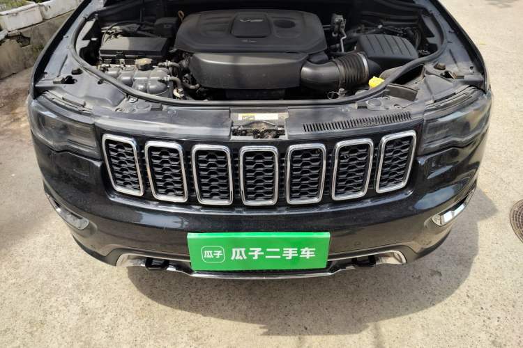 Used Jeep Grand Cherokee 2017 3.6L Elite Navigation Edition Engine Bay