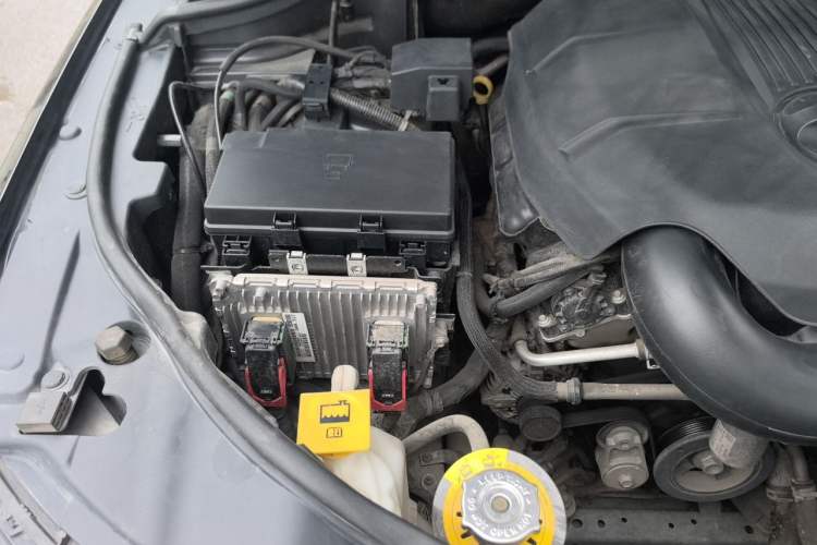 Used Jeep Grand Cherokee 2017 3.0L Elite Navigation Edition Engine Bay Right