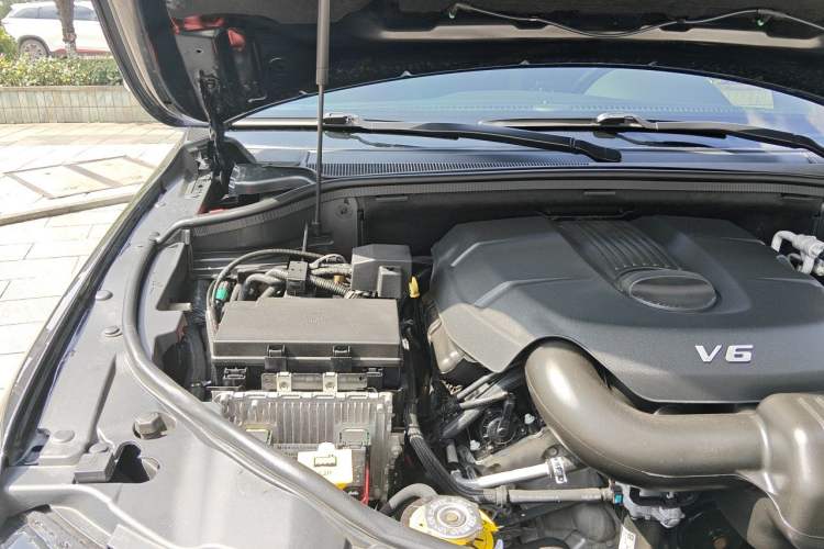 Used Jeep Grand Cherokee 2017 3.0L Elite Navigation Edition Engine Bay Right