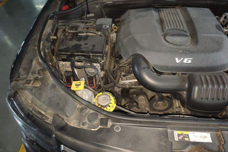 Used Jeep Grand Cherokee 2017 3.0L Elite Navigation Edition Engine Bay Right