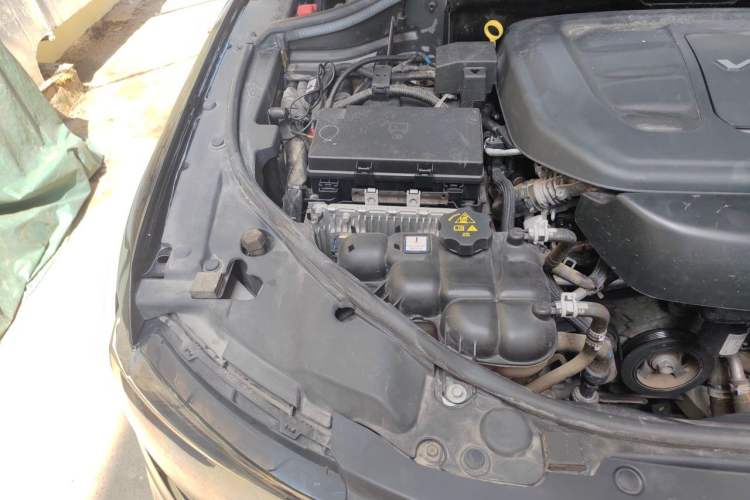 Used Jeep Grand Cherokee 2017 3.6L Elite Navigation Edition Engine Bay Right