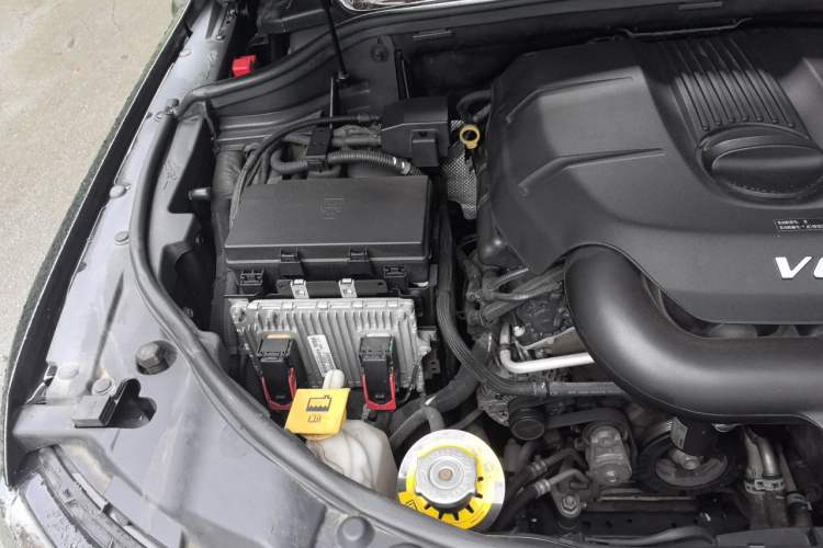 Used Jeep Grand Cherokee 2017 3.0L Elite Navigation Edition Engine Bay Right