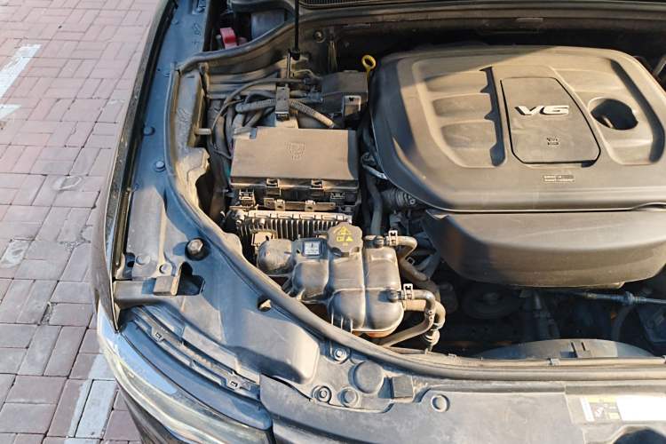 Used Jeep Grand Cherokee 2017 3.6L Elite Navigation Edition Engine Bay Right