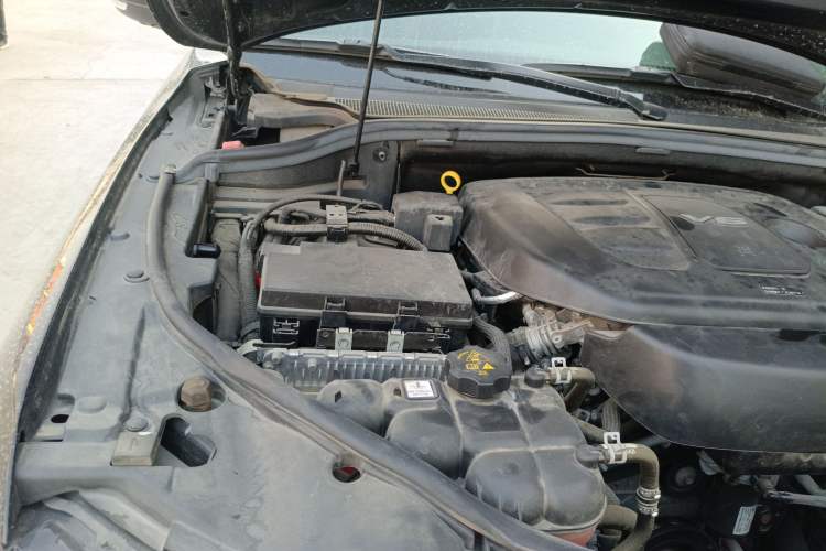 Used Jeep Grand Cherokee 2017 3.6L Elite Navigation Edition Engine Bay Right