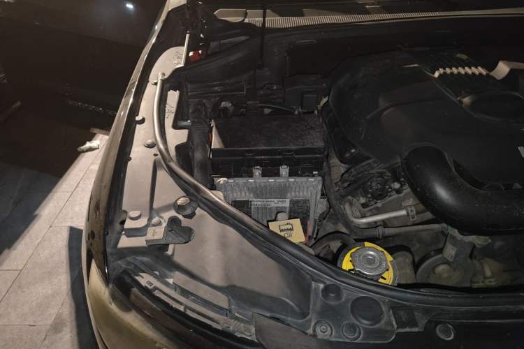 Used Jeep Grand Cherokee 2017 3.0L Comfort Navigation Edition Engine Bay Right