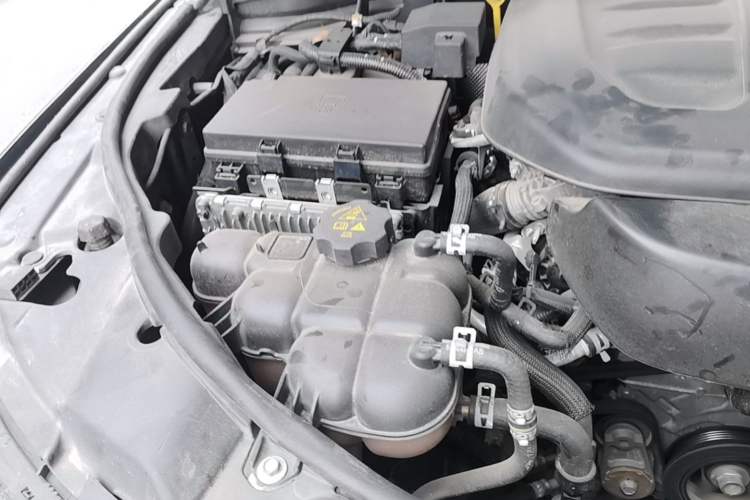 Used Jeep Grand Cherokee 2017 3.6L Elite Navigation Edition Engine Bay Right
