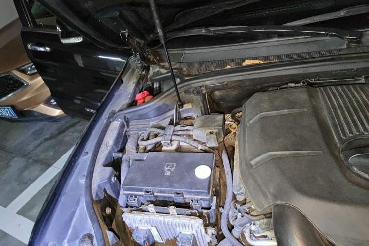 Used Jeep Grand Cherokee 2017 3.0L Comfort Navigation Edition Engine Bay Right