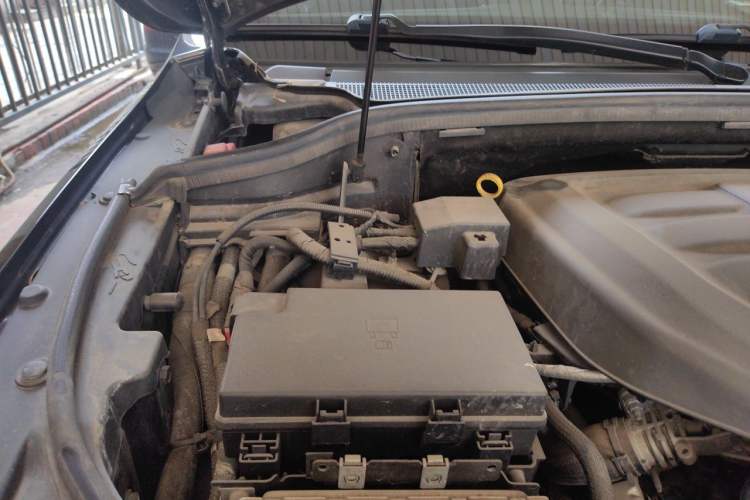 Used Jeep Grand Cherokee 2017 3.6L Elite Navigation Edition Engine Bay Right