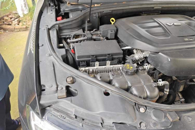 Used Jeep Grand Cherokee 2017 3.6L Luxury Navigation Edition Engine Bay Right