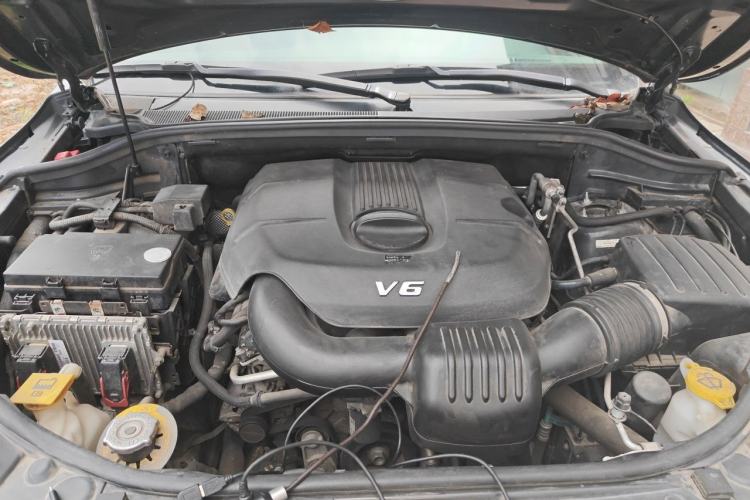 Used Jeep Grand Cherokee 2017 3.0L Comfort Navigation Edition Engine Bay