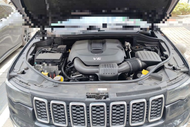 Used Jeep Grand Cherokee 2017 3.0L Elite Navigation Edition Engine Bay