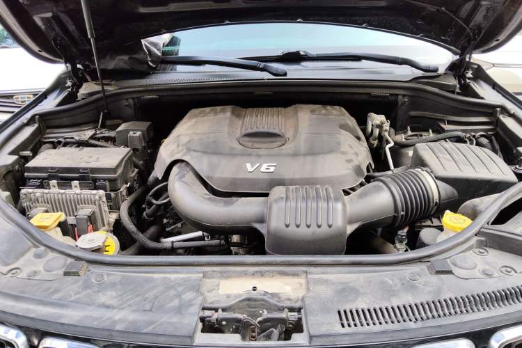 Used Jeep Grand Cherokee 2017 3.0L Comfort Navigation Edition Engine Bay