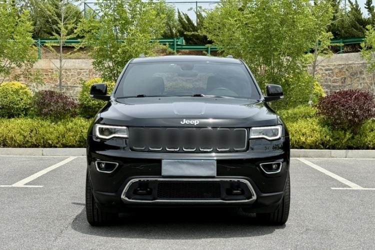 Used Jeep Grand Cherokee 2017 3.0L Comfort Navigation Edition Exterior 1