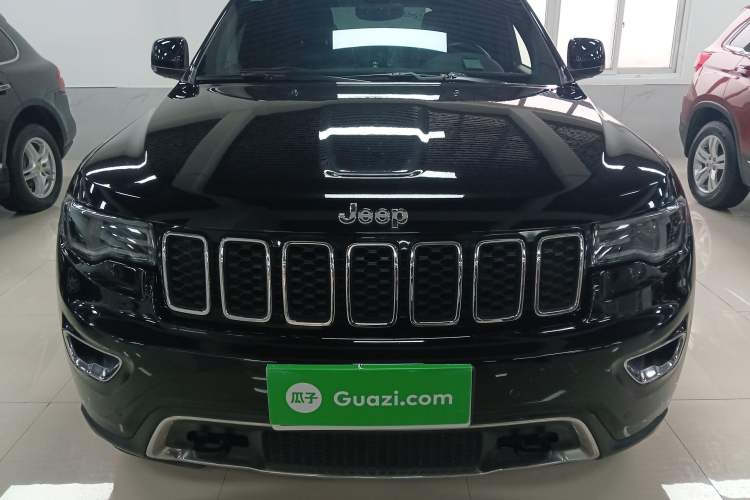 Used Jeep Grand Cherokee 2017 3.0L Comfort Navigation Edition Exterior 1