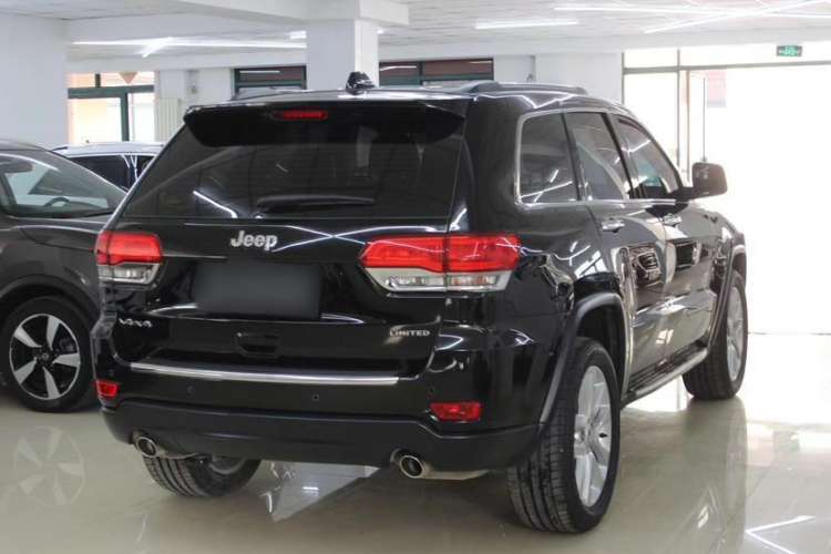Used Jeep Grand Cherokee 2017 3.0L Comfort Navigation Edition Exterior 1