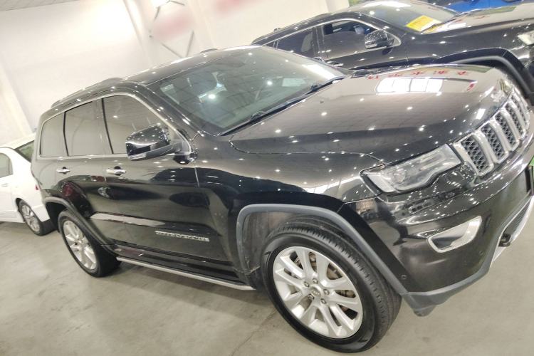Used Jeep Grand Cherokee 2017 3.0L Elite Navigation Edition Exterior 2