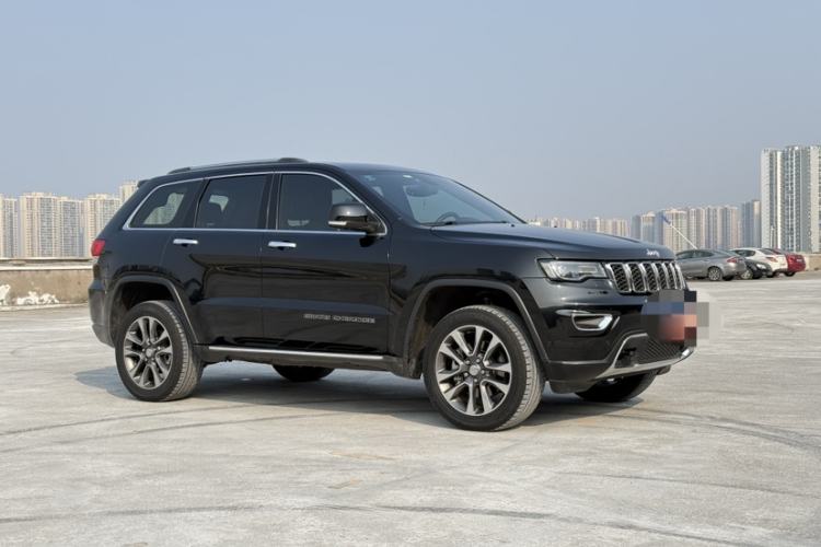 Used Jeep Grand Cherokee 2017 3.0L Elite Navigation Edition Exterior 2