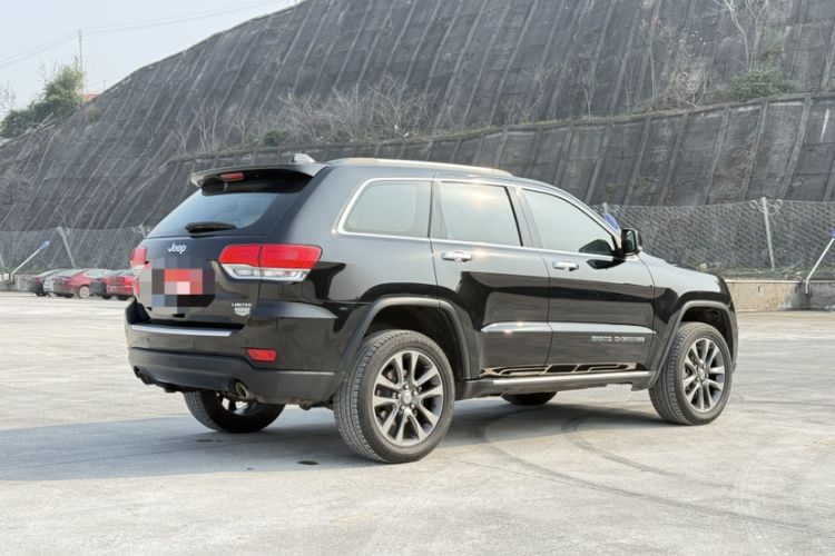 Used Jeep Grand Cherokee 2017 3.0L Elite Navigation Edition Exterior 3
