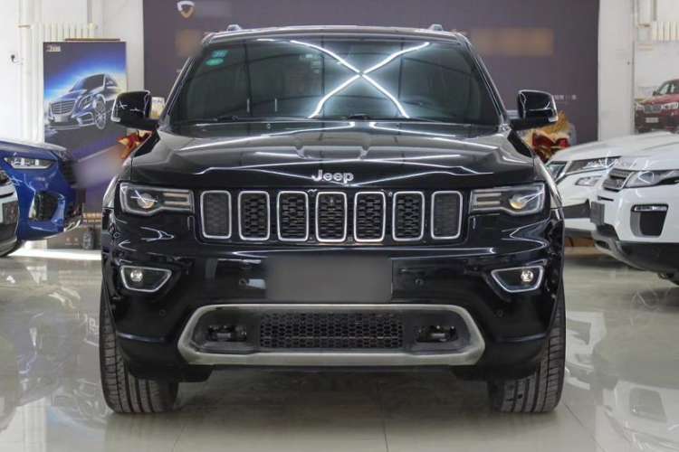 Used Jeep Grand Cherokee 2017 3.0L Comfort Navigation Edition Exterior 3