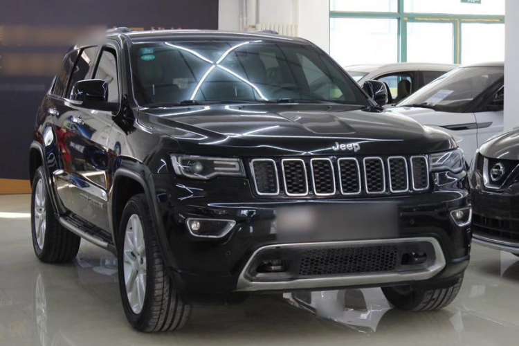 Used Jeep Grand Cherokee 2017 3.0L Comfort Navigation Edition Exterior 4