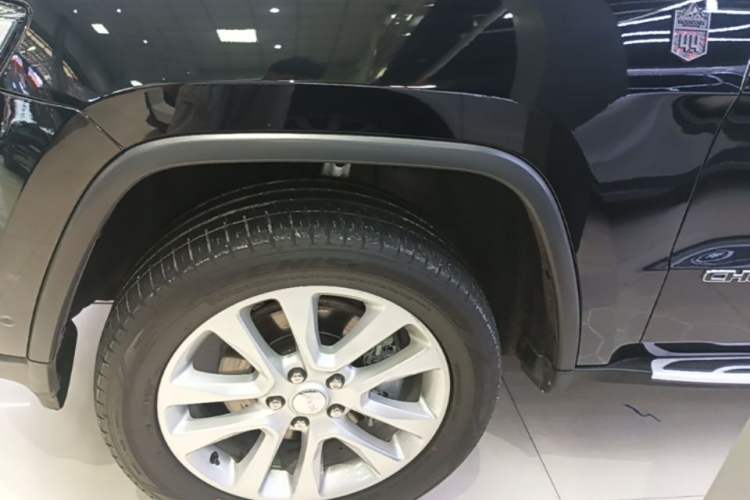 Used Jeep Grand Cherokee 2017 3.0L Elite Navigation Edition Exterior 4