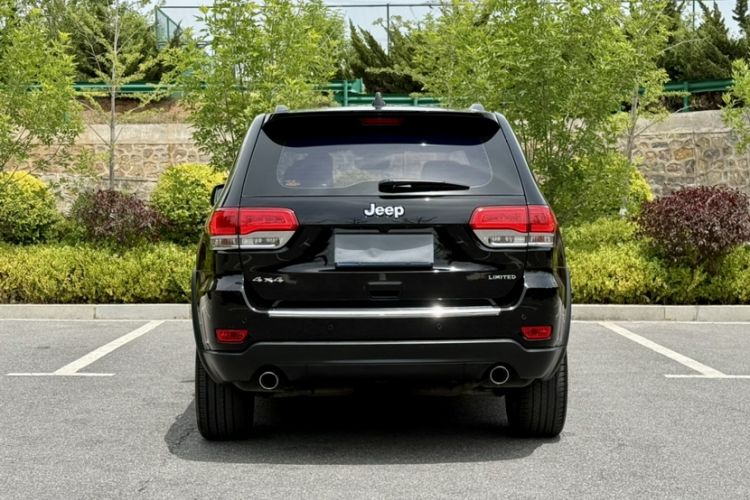 Used Jeep Grand Cherokee 2017 3.0L Comfort Navigation Edition Exterior 5