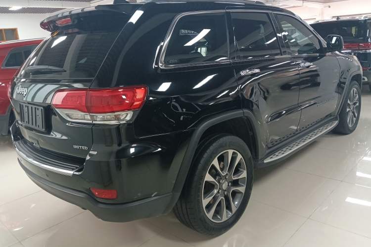 Used Jeep Grand Cherokee 2017 3.0L Comfort Navigation Edition Exterior 5