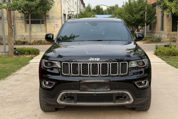 Used Jeep Grand Cherokee 2017 3.0L Comfort Navigation Edition Exterior 5