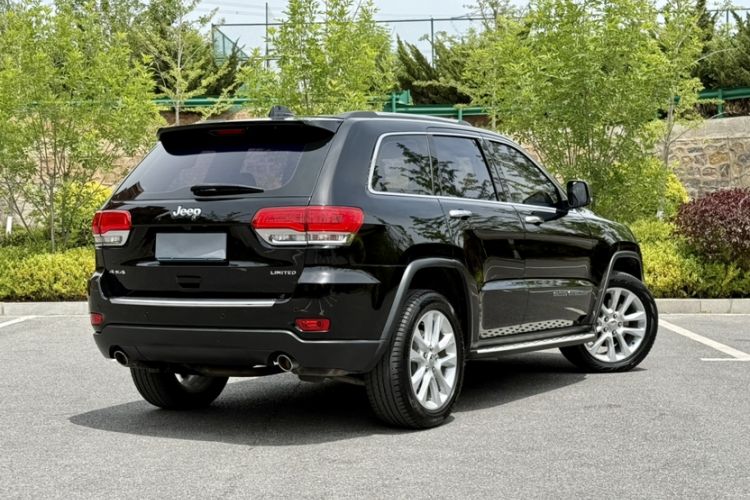 Used Jeep Grand Cherokee 2017 3.0L Comfort Navigation Edition Exterior 6