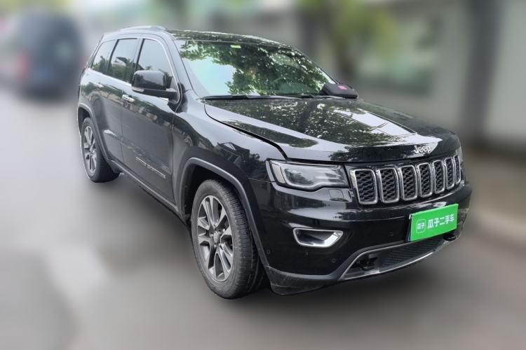 Used Jeep Grand Cherokee 2017 3.0L Elite Navigation Edition Front Right 45 Deg