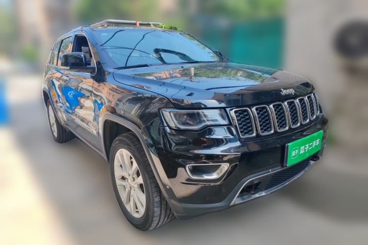 Used Jeep Grand Cherokee 2017 3.6L Elite Navigation Edition Front Right 45 Deg