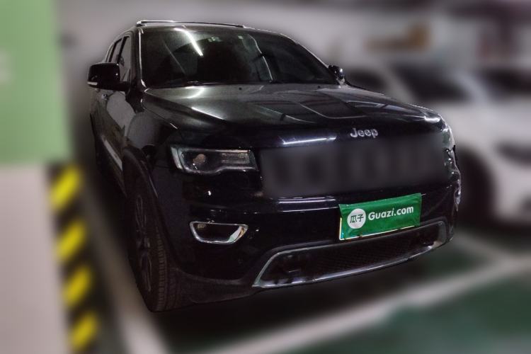 Used Jeep Grand Cherokee 2017 3.0L Comfort Navigation Edition Front Right 45 Deg