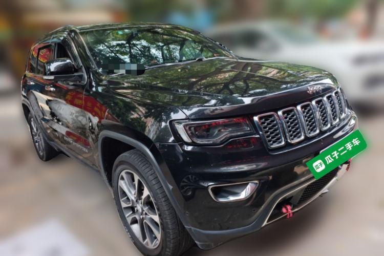 Used Jeep Grand Cherokee 2017 3.0L Comfort Navigation Edition Front Right 45 Deg