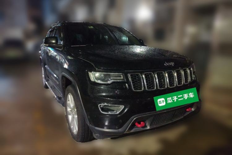 Used Jeep Grand Cherokee 2017 3.6L Elite Navigation Edition Front Right 45 Deg
