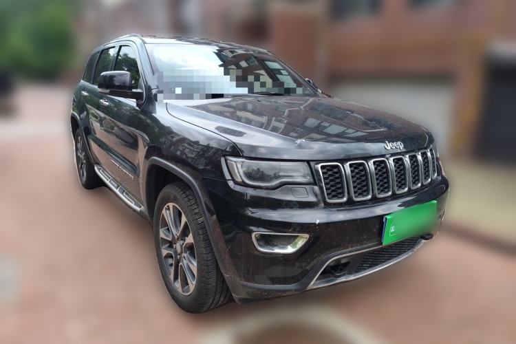 Used Jeep Grand Cherokee 2017 3.0L Comfort Navigation Edition Front Right 45 Deg