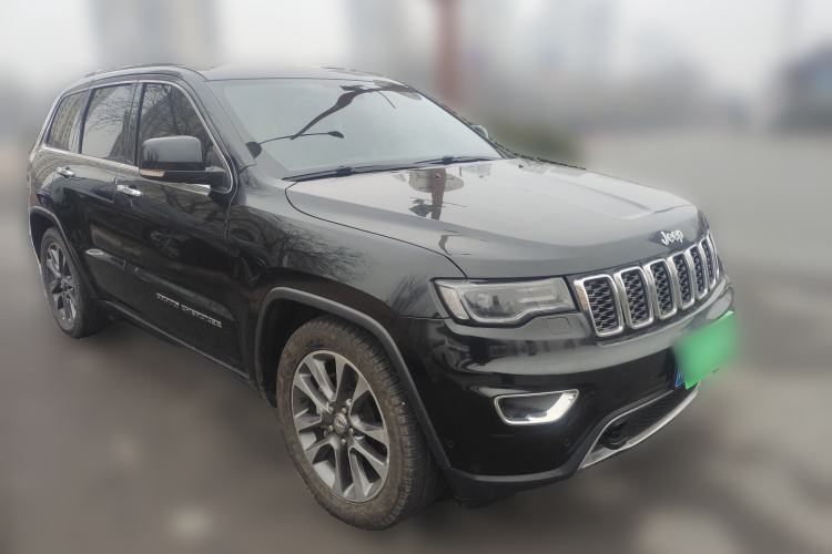 Used Jeep Grand Cherokee 2017 3.6L Elite Navigation Edition Front Right 45 Deg