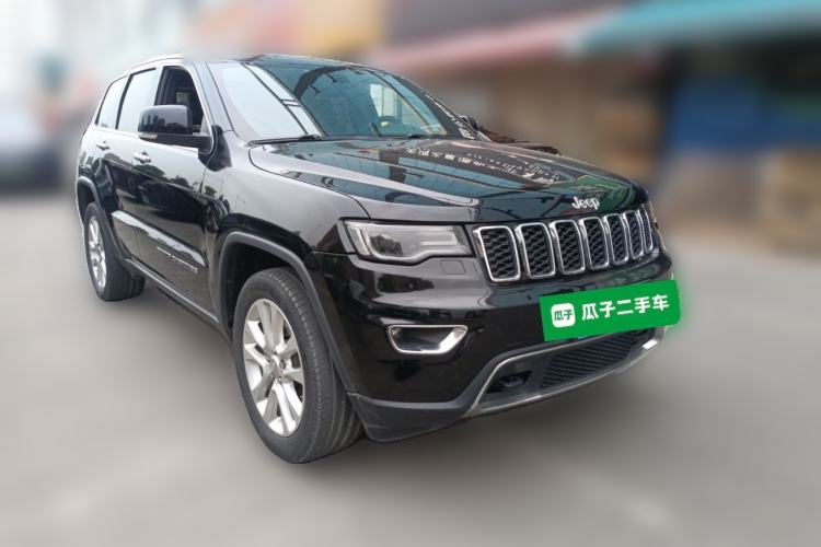 Used Jeep Grand Cherokee 2017 3.0L Comfort Navigation Edition Front Right 45 Deg