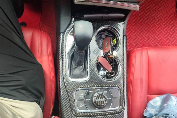 Used Jeep Grand Cherokee 2017 3.0L Comfort Navigation Edition Gear Lever