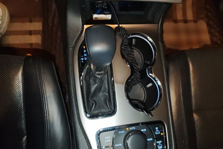 Used Jeep Grand Cherokee 2017 3.0L Elite Navigation Edition Gear Lever