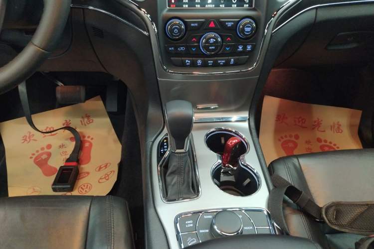 Used Jeep Grand Cherokee 2017 3.0L Comfort Navigation Edition Gear Lever
