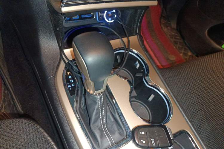 Used Jeep Grand Cherokee 2017 3.0L Comfort Navigation Edition Gear Lever