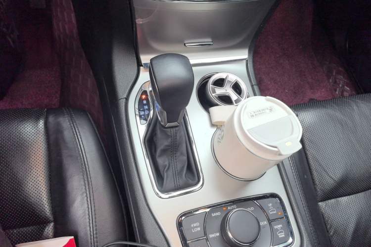 Used Jeep Grand Cherokee 2017 3.0L Elite Navigation Edition Gear Lever