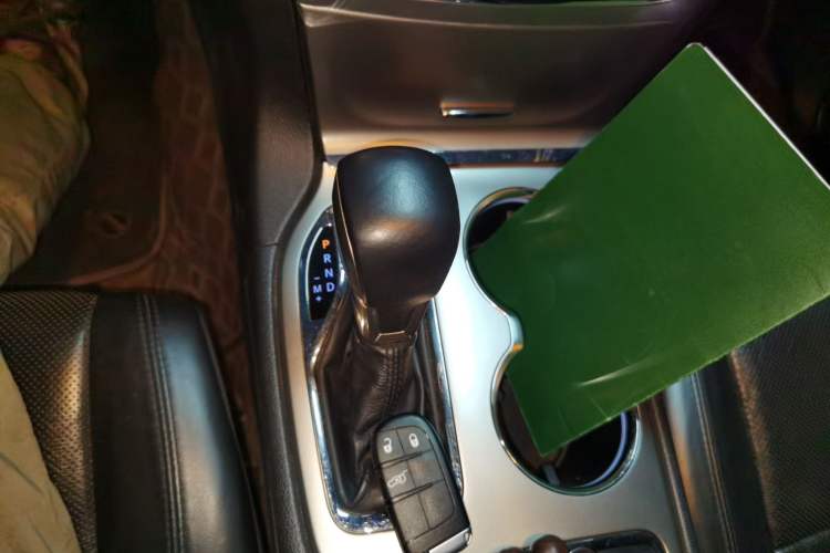 Used Jeep Grand Cherokee 2017 3.0L Elite Navigation Edition Gear Lever